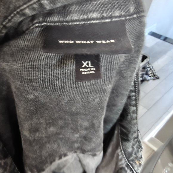 Who What Wear Charcoal Denim Jacket - Picture 3 of 3